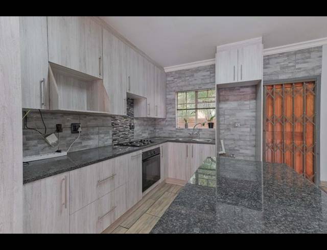 2 BEDROOM TOWNHOUSE FOR SALE IN WIERDA PARK